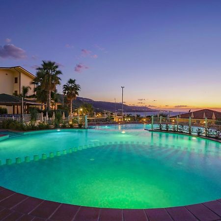 Hotel Scoglio Del Leone Zambrone Buitenkant foto