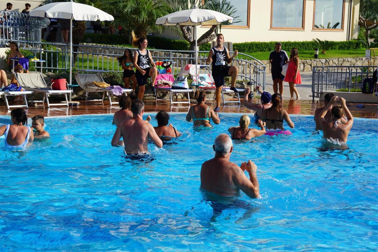 Hotel Scoglio Del Leone Zambrone Buitenkant foto