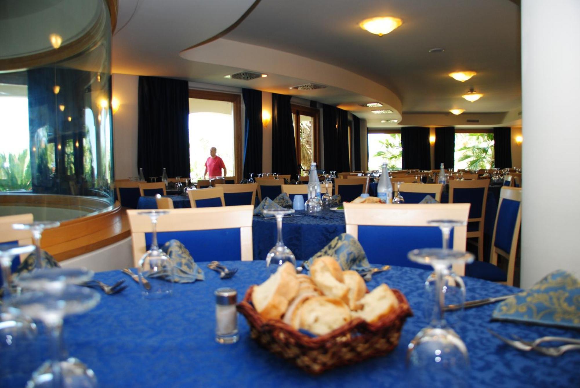 Hotel Scoglio Del Leone Zambrone Buitenkant foto