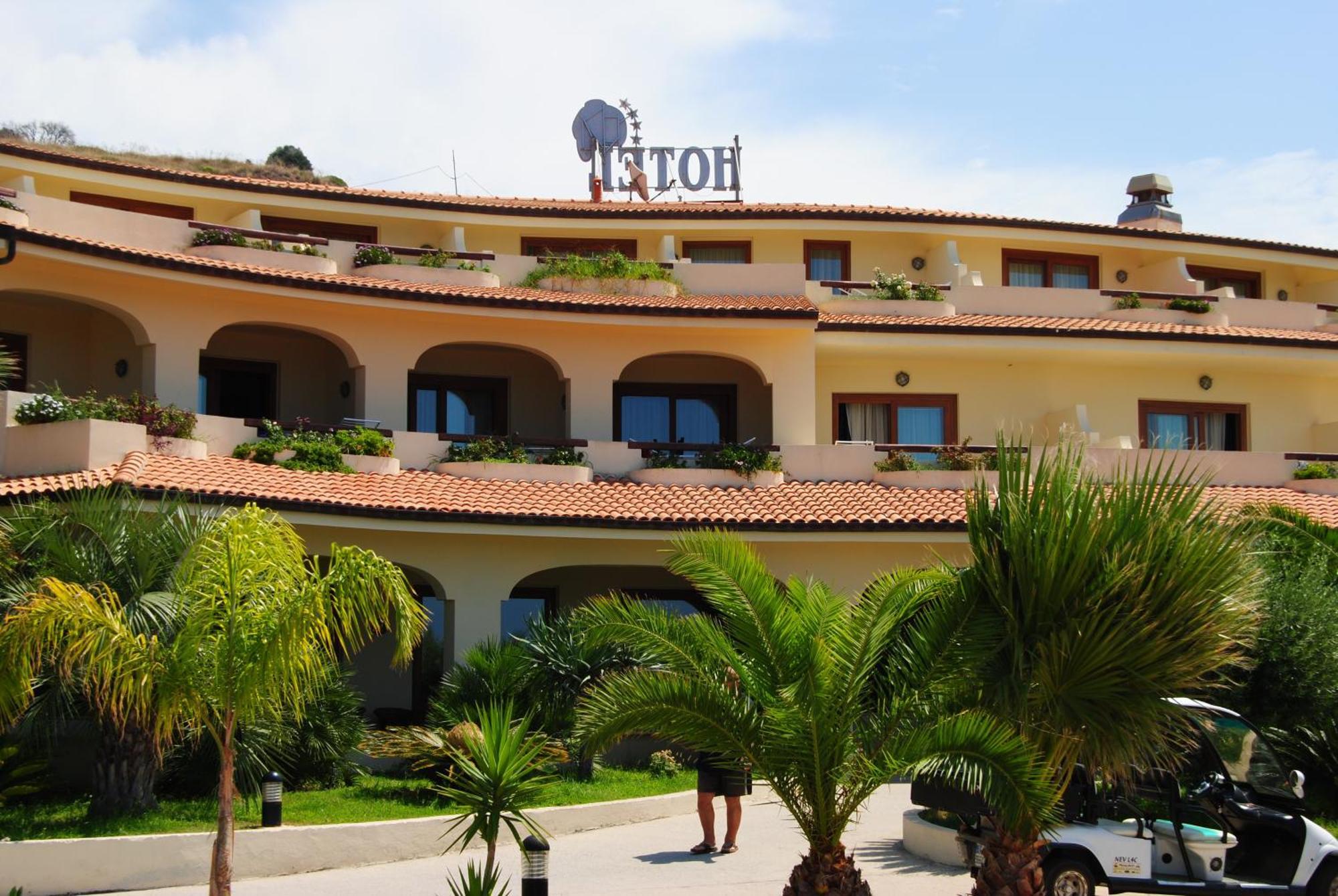 Hotel Scoglio Del Leone Zambrone Buitenkant foto