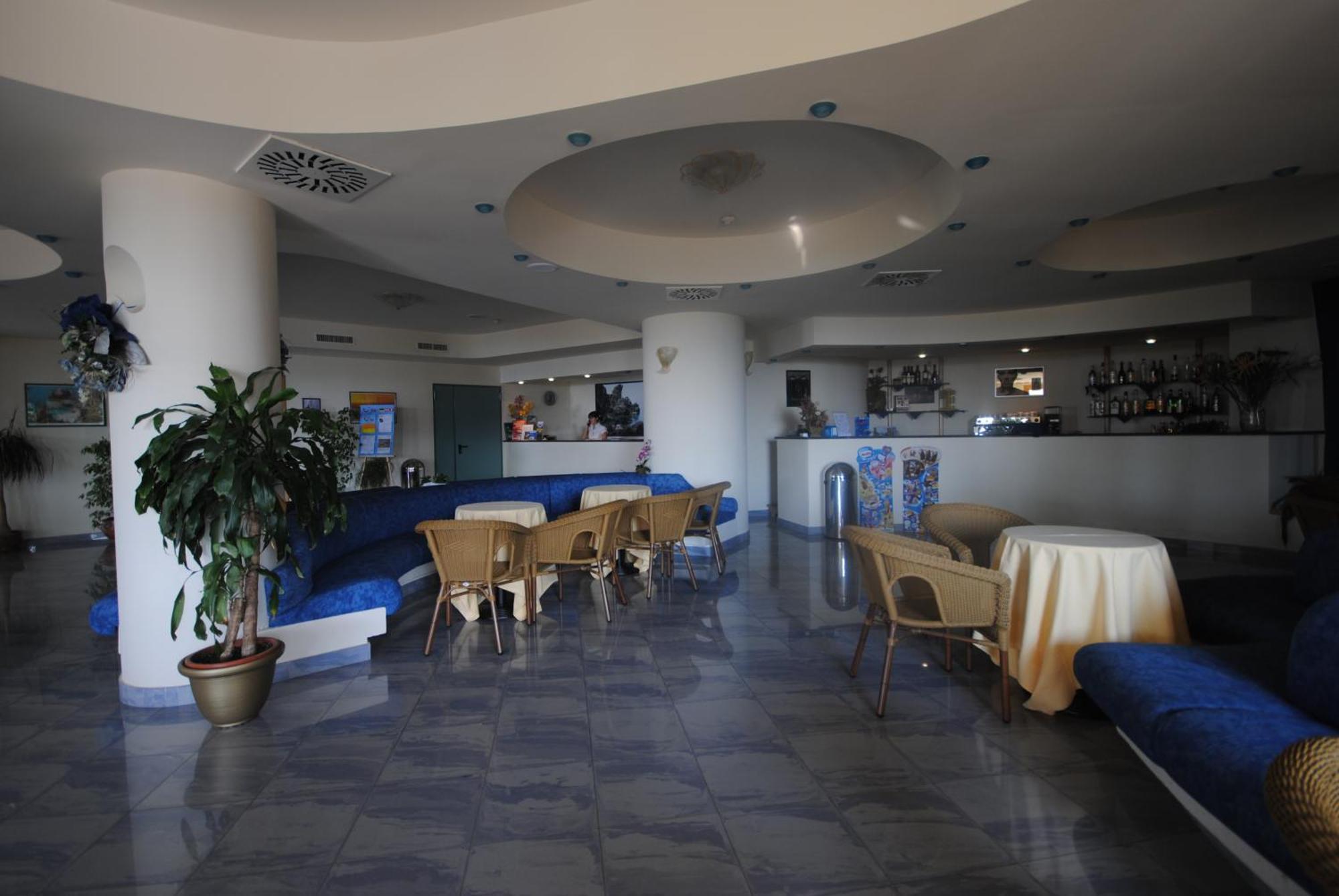 Hotel Scoglio Del Leone Zambrone Buitenkant foto