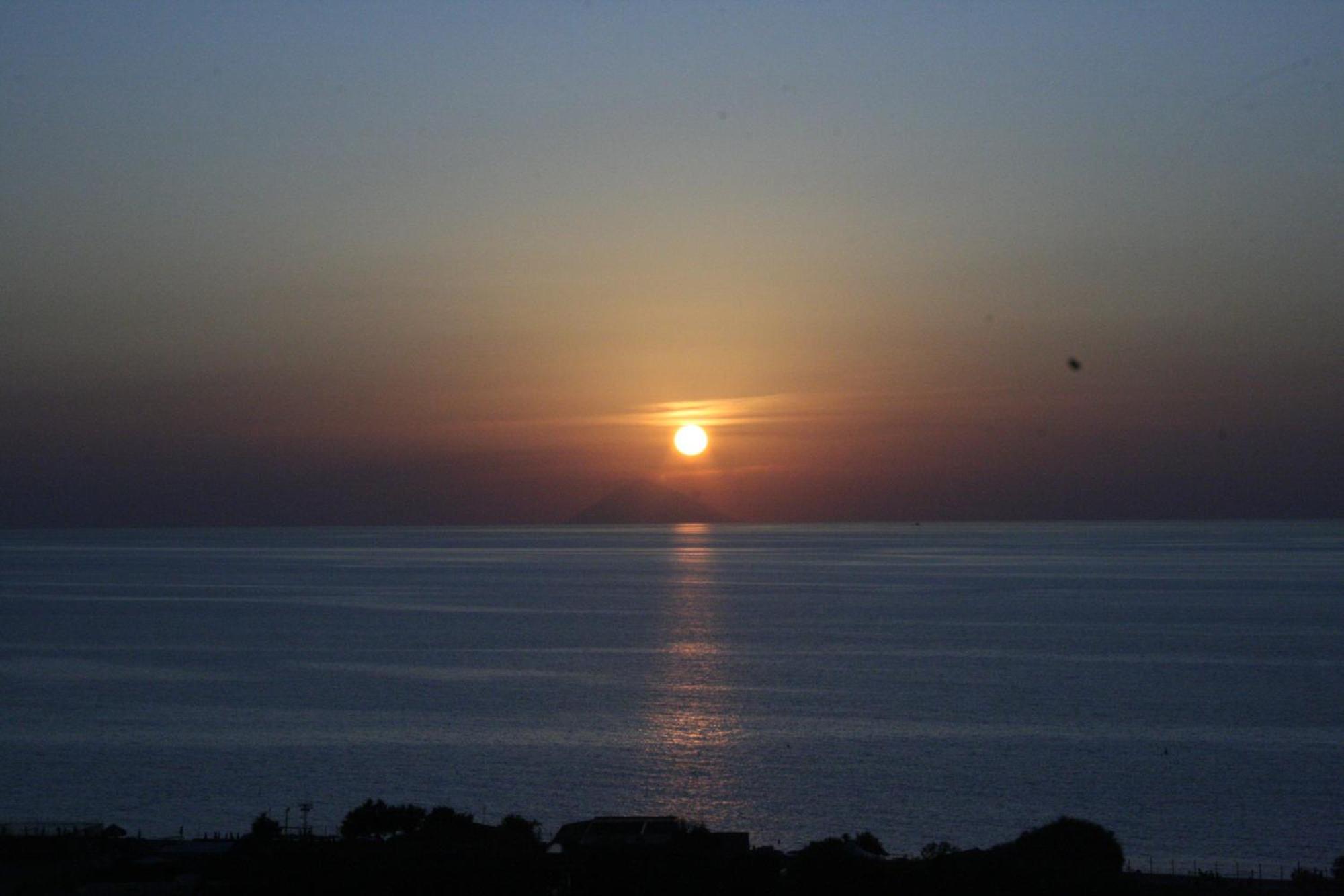Hotel Scoglio Del Leone Zambrone Buitenkant foto