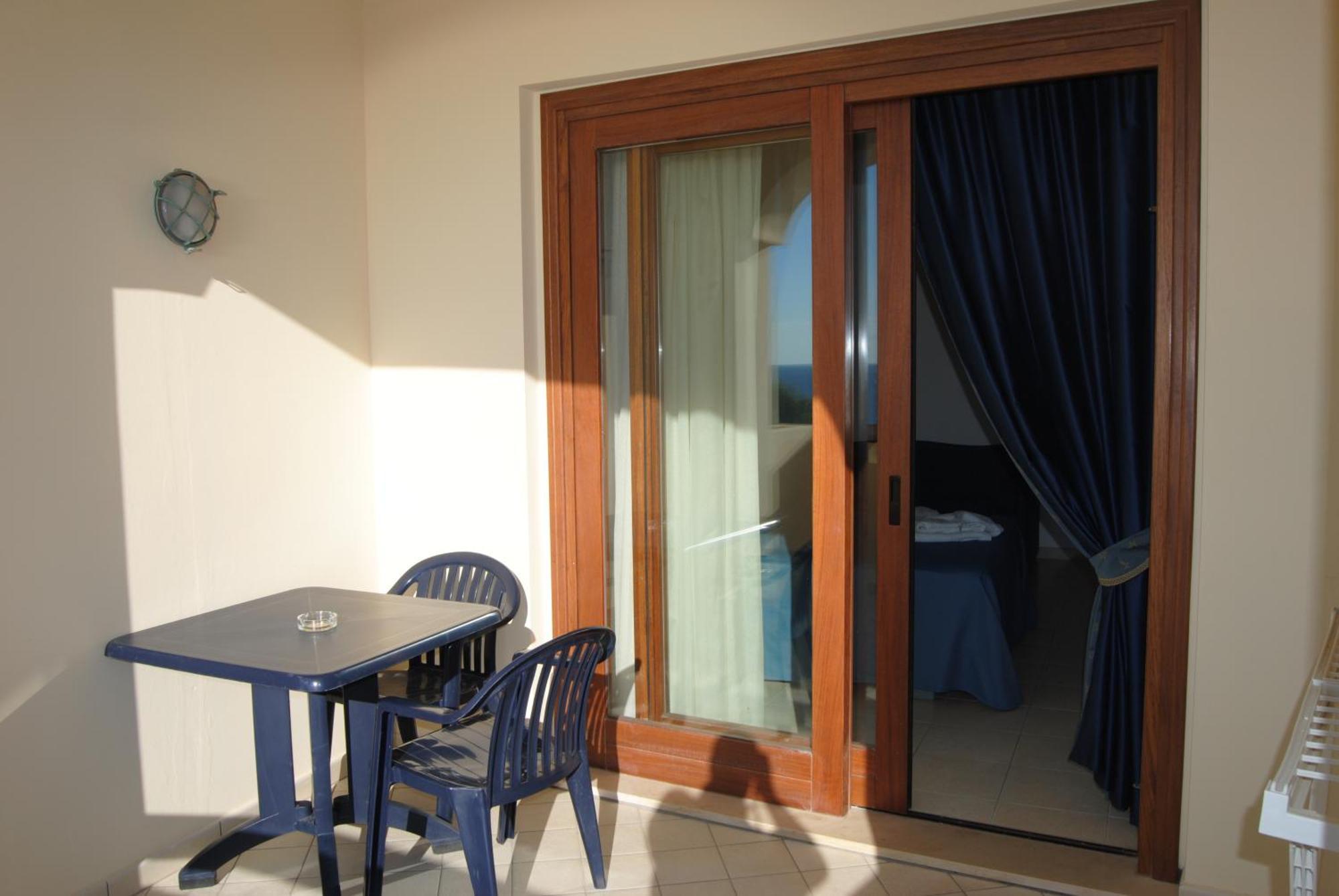 Hotel Scoglio Del Leone Zambrone Buitenkant foto