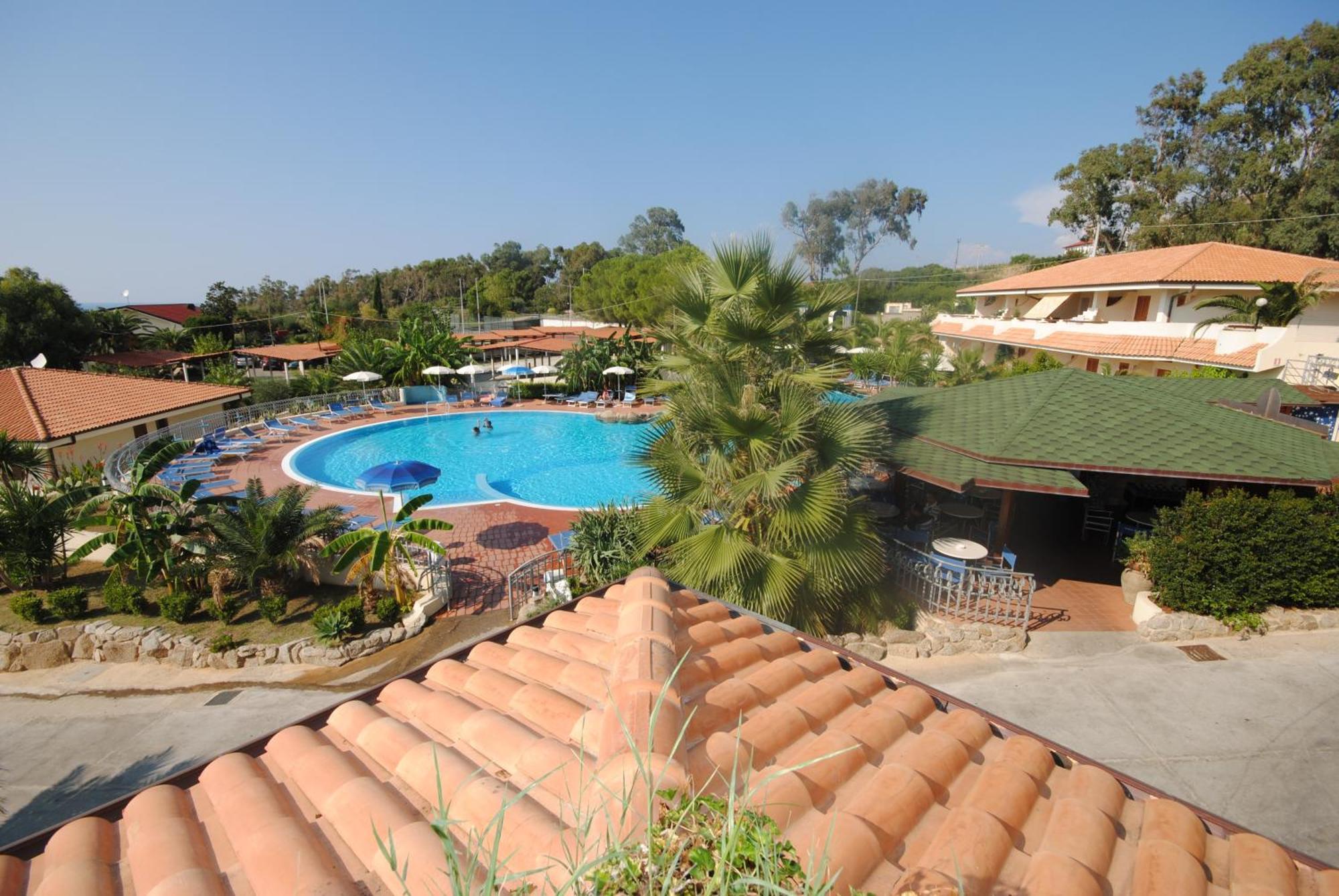 Hotel Scoglio Del Leone Zambrone Buitenkant foto