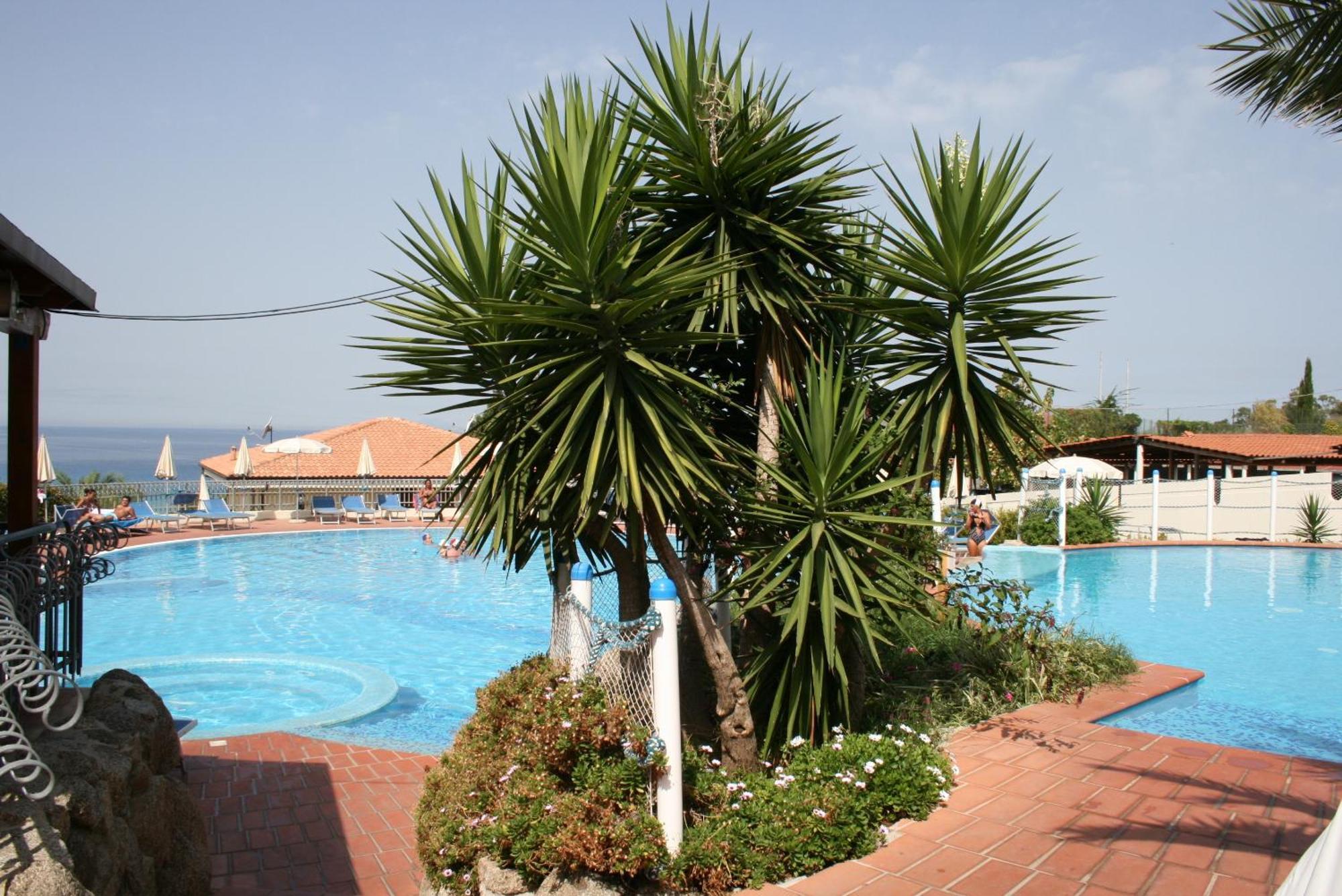 Hotel Scoglio Del Leone Zambrone Buitenkant foto
