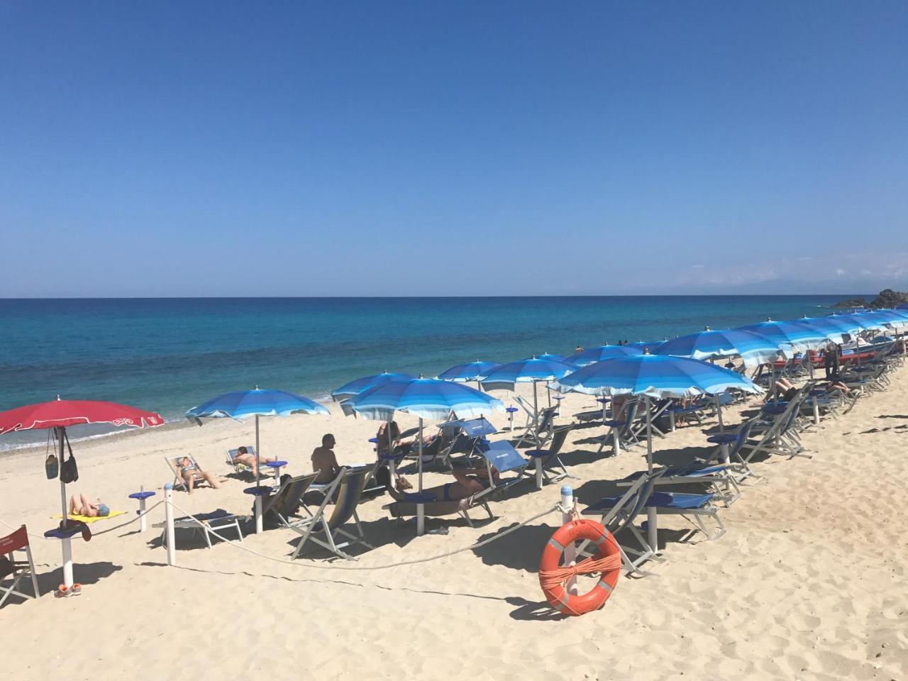 Hotel Scoglio Del Leone Zambrone Buitenkant foto
